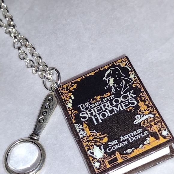 Sherlock Holmes Miniature Book Necklace NWT - Picture 4 of 6